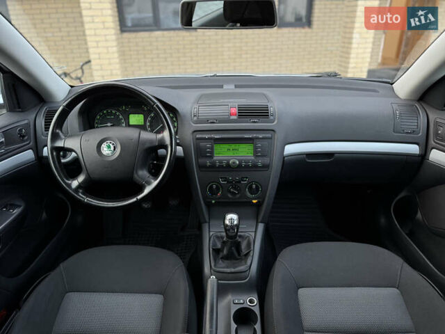 Серый Шкода Октавия, объемом двигателя 1.6 л и пробегом 164 тыс. км за 6400 $, фото 11 на Automoto.ua