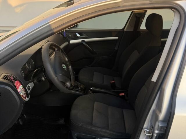 Серый Шкода Октавия, объемом двигателя 1.6 л и пробегом 245 тыс. км за 5500 $, фото 1 на Automoto.ua