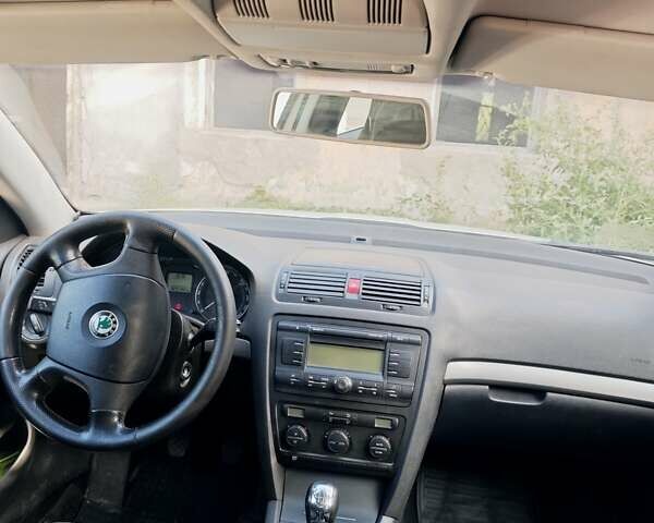 Сірий Шкода Октавія, об'ємом двигуна 1.98 л та пробігом 323 тис. км за 6600 $, фото 5 на Automoto.ua