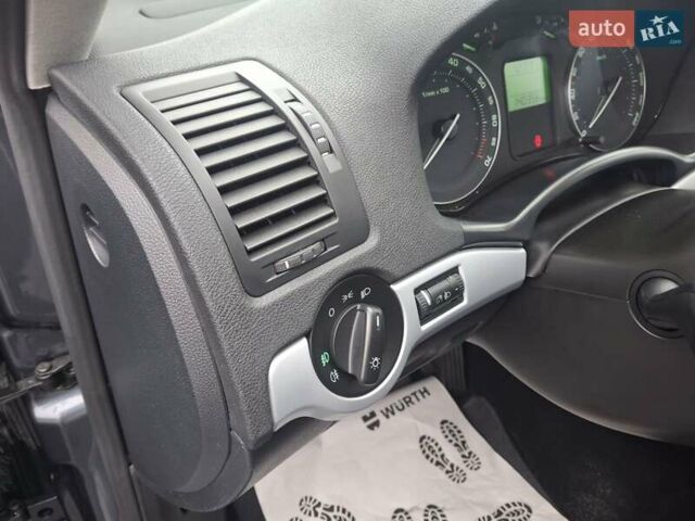 Сірий Шкода Октавія, об'ємом двигуна 1.6 л та пробігом 139 тис. км за 7990 $, фото 38 на Automoto.ua