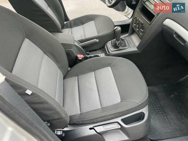 Сірий Шкода Октавія, об'ємом двигуна 1.6 л та пробігом 233 тис. км за 6359 $, фото 54 на Automoto.ua