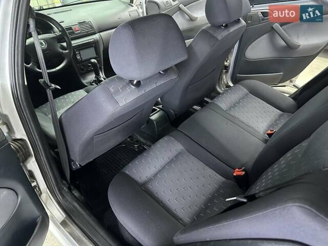 Серый Шкода Октавия, объемом двигателя 1.6 л и пробегом 218 тыс. км за 4950 $, фото 4 на Automoto.ua