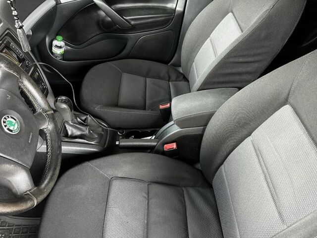 Серый Шкода Октавия, объемом двигателя 1.6 л и пробегом 224 тыс. км за 6800 $, фото 11 на Automoto.ua