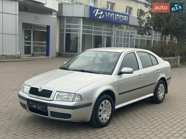 Серый Шкода Октавия, объемом двигателя 1.6 л и пробегом 235 тыс. км за 5299 $, фото 2 на Automoto.ua