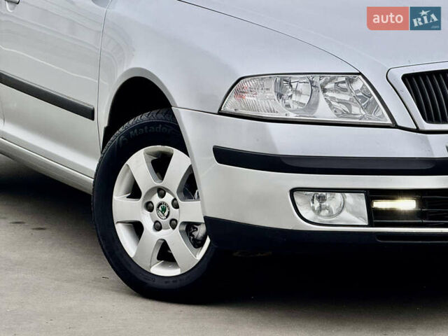 Сірий Шкода Октавія, об'ємом двигуна 2 л та пробігом 246 тис. км за 5999 $, фото 8 на Automoto.ua