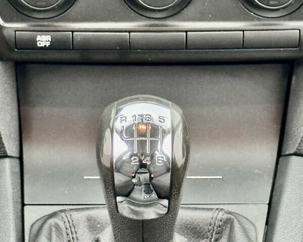 Сірий Шкода Октавія, об'ємом двигуна 2 л та пробігом 246 тис. км за 5999 $, фото 23 на Automoto.ua