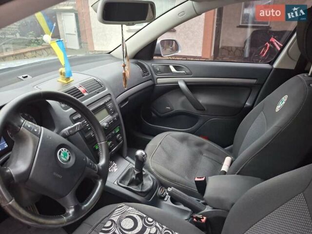 Серый Шкода Октавия, объемом двигателя 1.6 л и пробегом 198 тыс. км за 7000 $, фото 5 на Automoto.ua