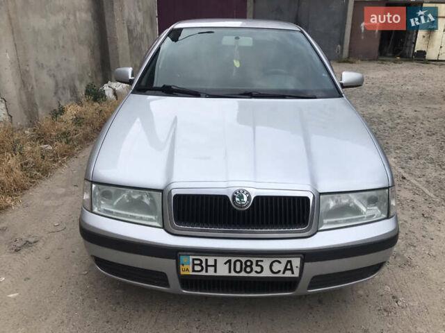 Серый Шкода Октавия, объемом двигателя 1.6 л и пробегом 227 тыс. км за 5400 $, фото 1 на Automoto.ua