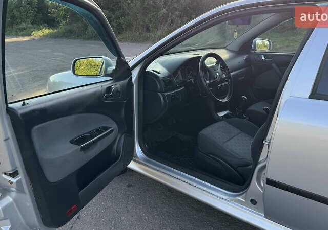 Сірий Шкода Октавія, об'ємом двигуна 1.6 л та пробігом 360 тис. км за 4499 $, фото 26 на Automoto.ua