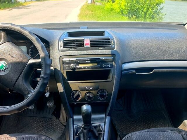 Серый Шкода Октавия, объемом двигателя 1.6 л и пробегом 250 тыс. км за 6100 $, фото 6 на Automoto.ua