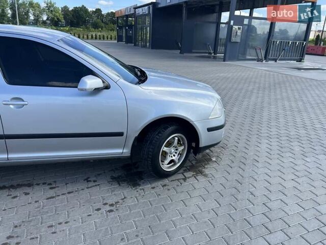 Серый Шкода Октавия, объемом двигателя 1.6 л и пробегом 350 тыс. км за 6000 $, фото 4 на Automoto.ua