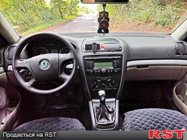 Серый Шкода Октавия, объемом двигателя 1.6 л и пробегом 300 тыс. км за 6199 $, фото 9 на Automoto.ua
