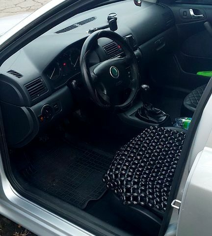 Серый Шкода Октавия, объемом двигателя 1.6 л и пробегом 291 тыс. км за 4500 $, фото 4 на Automoto.ua