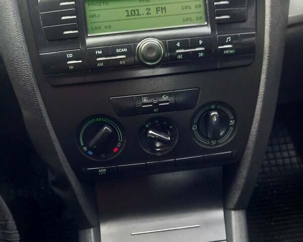 Сірий Шкода Октавія, об'ємом двигуна 1.6 л та пробігом 194 тис. км за 4700 $, фото 8 на Automoto.ua