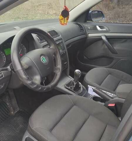 Сірий Шкода Октавія, об'ємом двигуна 2 л та пробігом 234 тис. км за 4800 $, фото 2 на Automoto.ua