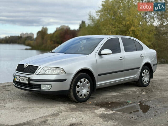 Серый Шкода Октавия, объемом двигателя 1.6 л и пробегом 260 тыс. км за 5200 $, фото 1 на Automoto.ua