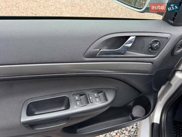 Серый Шкода Октавия, объемом двигателя 1.6 л и пробегом 190 тыс. км за 6390 $, фото 57 на Automoto.ua