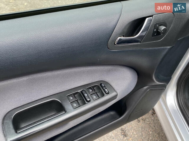 Серый Шкода Октавия, объемом двигателя 1.6 л и пробегом 275 тыс. км за 5500 $, фото 20 на Automoto.ua