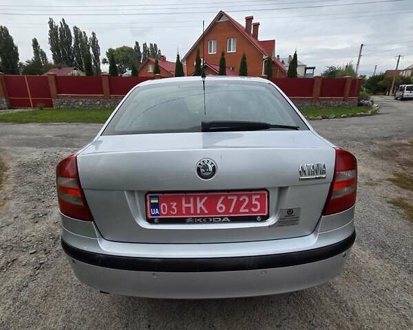 Серый Шкода Октавия, объемом двигателя 1.6 л и пробегом 264 тыс. км за 6500 $, фото 2 на Automoto.ua
