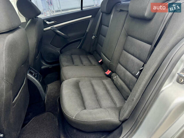 Сірий Шкода Октавія, об'ємом двигуна 2 л та пробігом 246 тис. км за 5999 $, фото 28 на Automoto.ua