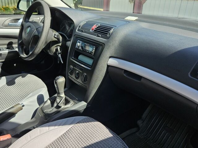 Серый Шкода Октавия, объемом двигателя 0 л и пробегом 476 тыс. км за 6500 $, фото 7 на Automoto.ua