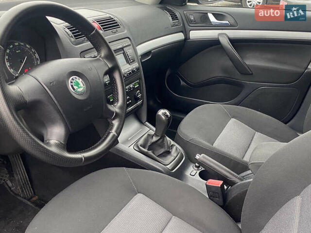 Серый Шкода Октавия, объемом двигателя 1.6 л и пробегом 193 тыс. км за 6300 $, фото 11 на Automoto.ua