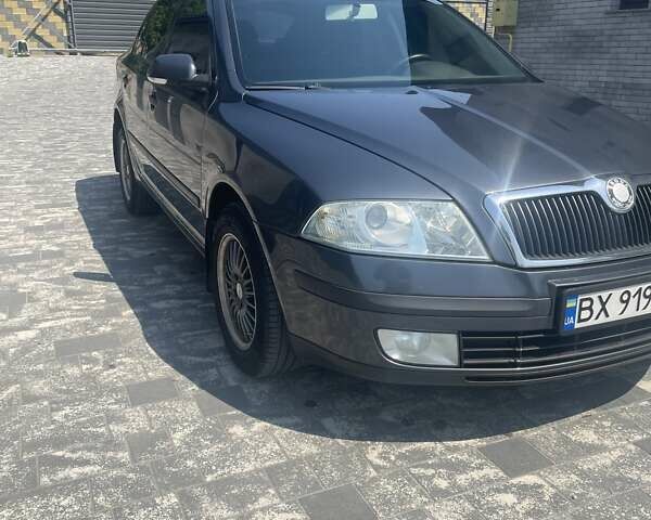 Серый Шкода Октавия, объемом двигателя 1.6 л и пробегом 404 тыс. км за 6500 $, фото 2 на Automoto.ua