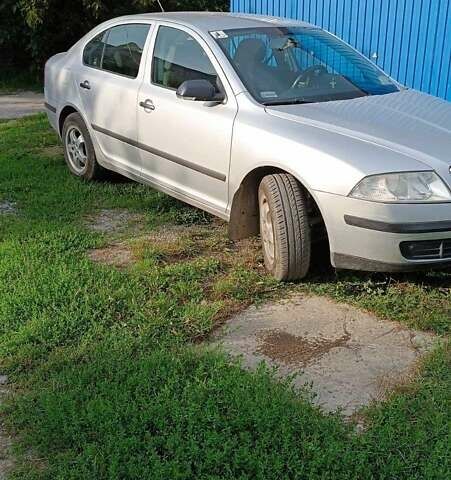 Серый Шкода Октавия, объемом двигателя 1.6 л и пробегом 204 тыс. км за 4900 $, фото 2 на Automoto.ua