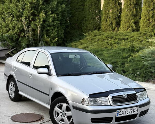 Серый Шкода Октавия, объемом двигателя 1.6 л и пробегом 208 тыс. км за 5900 $, фото 2 на Automoto.ua