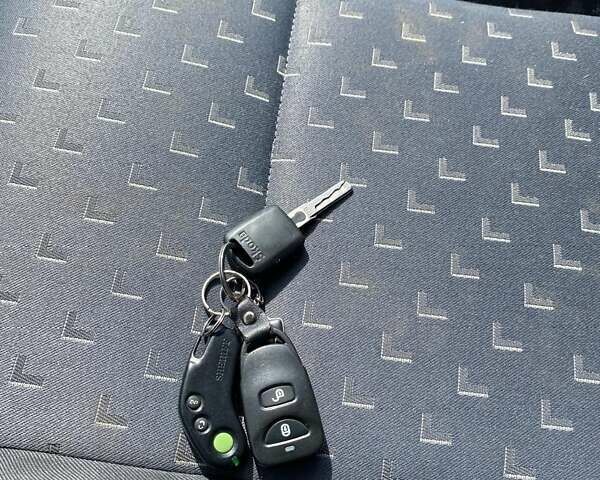 Серый Шкода Октавия, объемом двигателя 1.6 л и пробегом 331 тыс. км за 4100 $, фото 19 на Automoto.ua