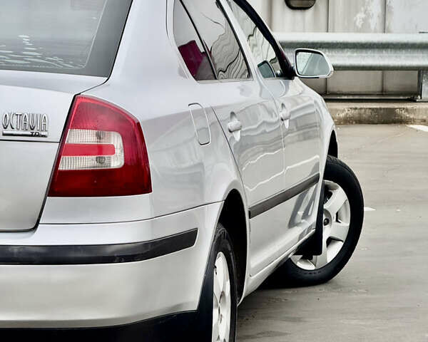 Сірий Шкода Октавія, об'ємом двигуна 2 л та пробігом 246 тис. км за 5999 $, фото 16 на Automoto.ua