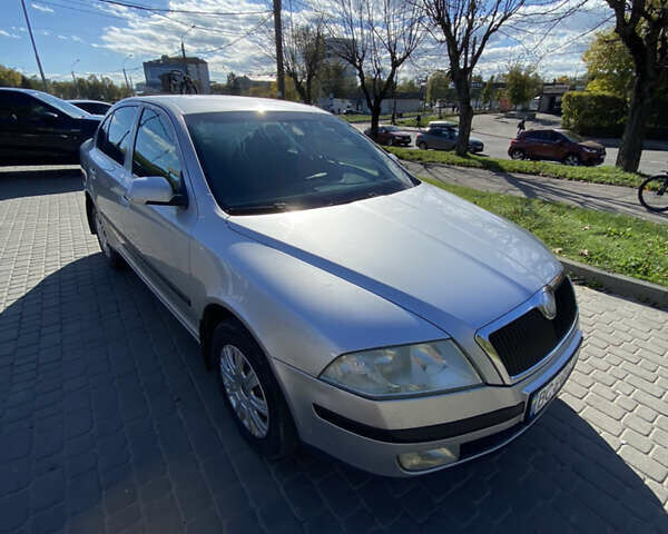 Сірий Шкода Октавія, об'ємом двигуна 1.6 л та пробігом 348 тис. км за 5100 $, фото 1 на Automoto.ua