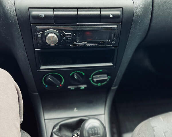 Серый Шкода Октавия, объемом двигателя 1.6 л и пробегом 150 тыс. км за 5100 $, фото 7 на Automoto.ua