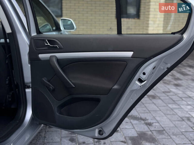 Серый Шкода Октавия, объемом двигателя 1.6 л и пробегом 164 тыс. км за 6400 $, фото 21 на Automoto.ua