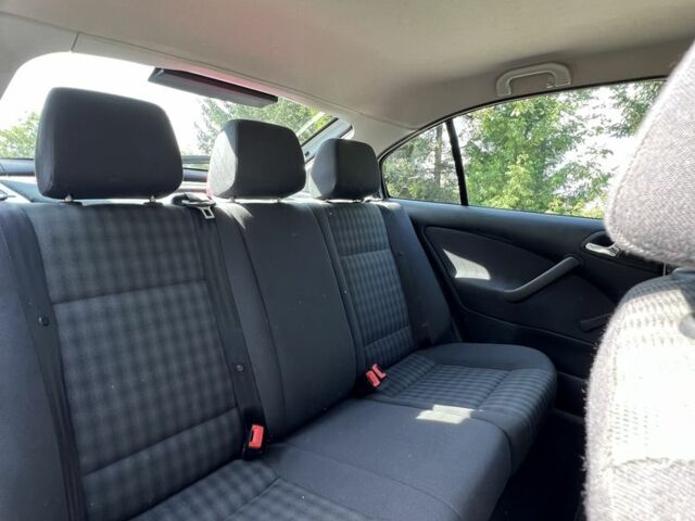 Серый Шкода Октавия, объемом двигателя 1.6 л и пробегом 150 тыс. км за 5500 $, фото 4 на Automoto.ua