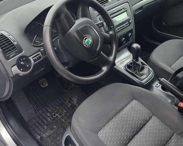 Серый Шкода Октавия, объемом двигателя 1.6 л и пробегом 230 тыс. км за 5850 $, фото 8 на Automoto.ua