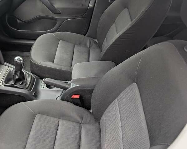 Серый Шкода Октавия, объемом двигателя 1.6 л и пробегом 256 тыс. км за 7300 $, фото 3 на Automoto.ua