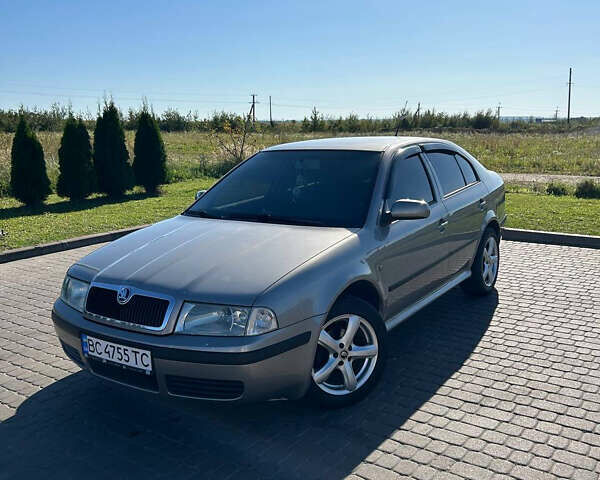 Серый Шкода Октавия, объемом двигателя 1.6 л и пробегом 272 тыс. км за 4650 $, фото 1 на Automoto.ua