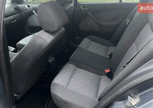 Серый Шкода Октавия, объемом двигателя 1.6 л и пробегом 250 тыс. км за 3500 $, фото 3 на Automoto.ua