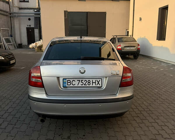 Серый Шкода Октавия, объемом двигателя 1.6 л и пробегом 251 тыс. км за 5500 $, фото 6 на Automoto.ua