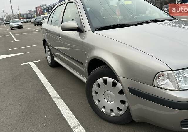 Серый Шкода Октавия, объемом двигателя 1.6 л и пробегом 188 тыс. км за 5900 $, фото 1 на Automoto.ua