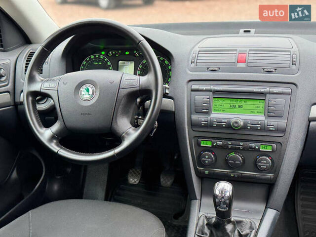 Серый Шкода Октавия, объемом двигателя 1.6 л и пробегом 190 тыс. км за 6390 $, фото 47 на Automoto.ua