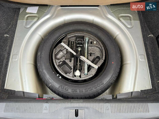 Серый Шкода Октавия, объемом двигателя 1.6 л и пробегом 190 тыс. км за 6390 $, фото 50 на Automoto.ua