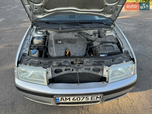 Сірий Шкода Октавія, об'ємом двигуна 1.6 л та пробігом 360 тис. км за 4499 $, фото 29 на Automoto.ua