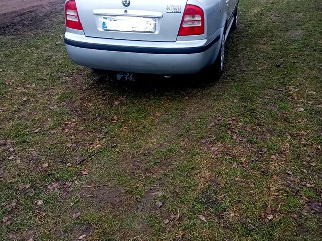 Серый Шкода Октавия, объемом двигателя 1.6 л и пробегом 226 тыс. км за 5000 $, фото 2 на Automoto.ua
