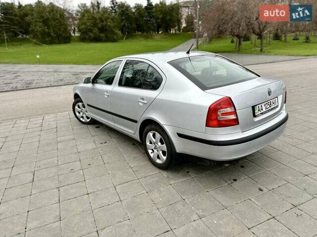 Сірий Шкода Октавія, об'ємом двигуна 2 л та пробігом 285 тис. км за 4999 $, фото 3 на Automoto.ua