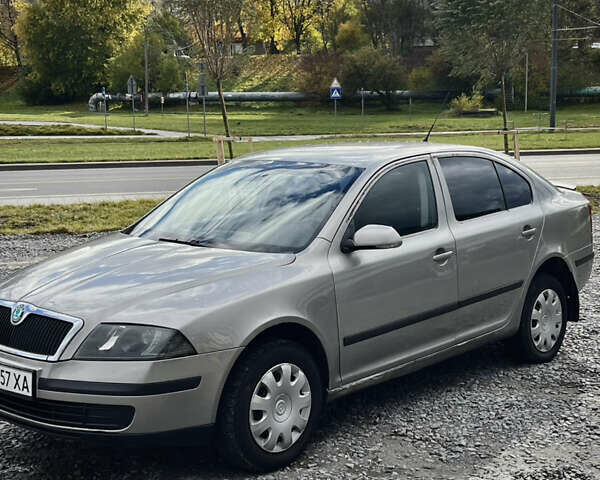 Шкода Октавия 2008 в Львове на Automoto.ua Серый Шкода Октавия, объемом двигателя 1.9 л и пробегом 210 тыс. км за 4400 $, фото 4 на Automoto.ua