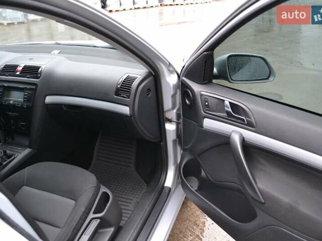 Серый Шкода Октавия, объемом двигателя 1.6 л и пробегом 157 тыс. км за 6200 $, фото 57 на Automoto.ua