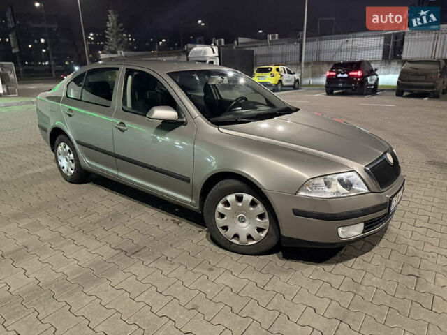 Серый Шкода Октавия, объемом двигателя 1.9 л и пробегом 300 тыс. км за 2850 $, фото 1 на Automoto.ua