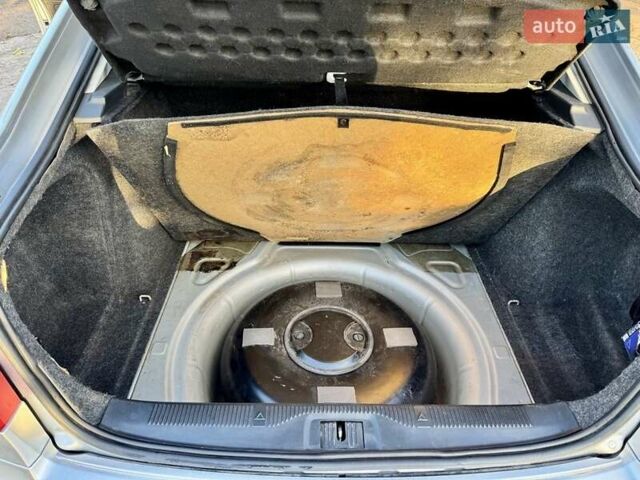 Серый Шкода Октавия, объемом двигателя 1.6 л и пробегом 325 тыс. км за 5500 $, фото 13 на Automoto.ua